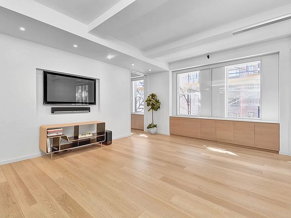 2nd image of 179 E 79th St APT 10A