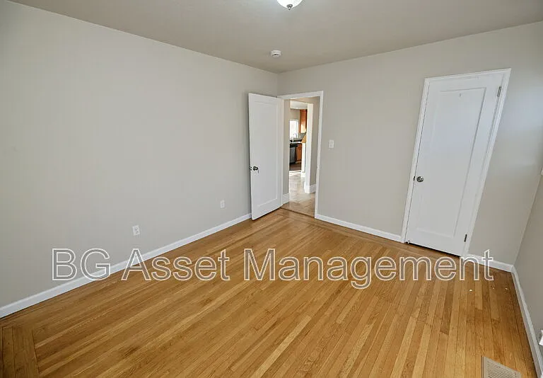 1723 Bayo Vista Ave — Photo 11