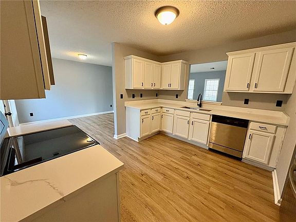 5th image of 139 Marie Ct