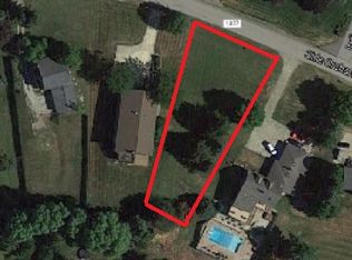 Olde Orchard Dr NE, Bolivar, OH 44612