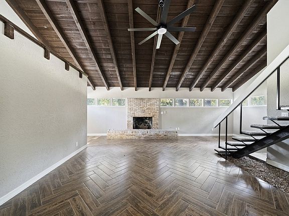 3rd image of 519 Stephanie Dr
