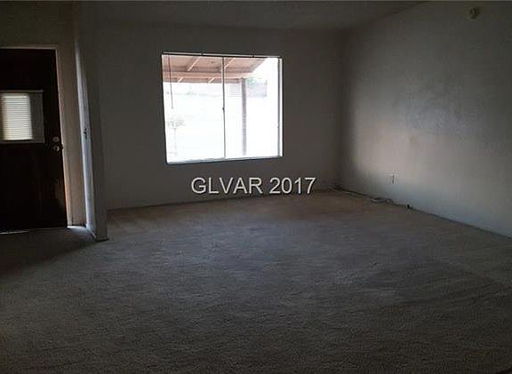 2nd image of 404 Rexford Dr