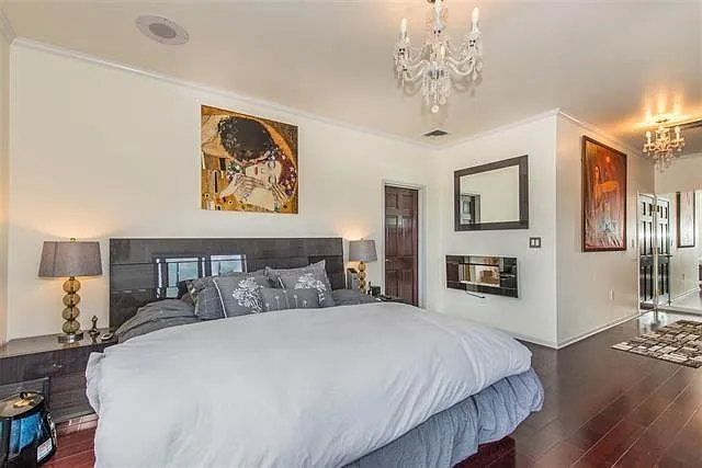 Brunswick Towers Condo — Photo 3