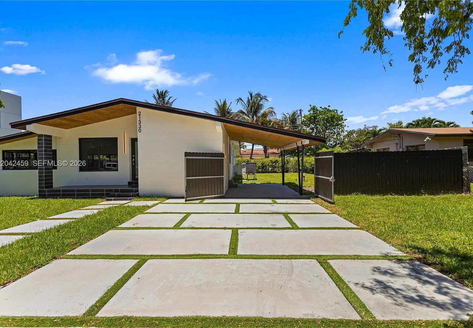4 bed, 2.0 bath, 1950 sqft, $5,100 — Photo 1