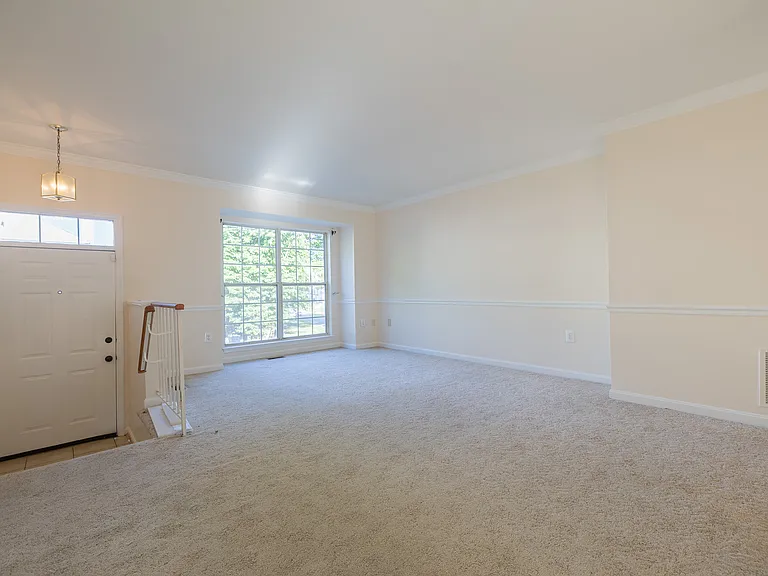 12866 Hyannis Ln — Photo 5