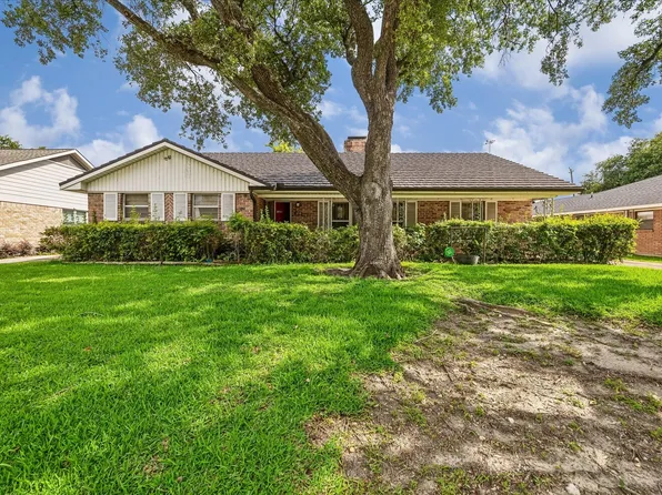 3715 Woodvalley Dr, Houston, TX 77025
