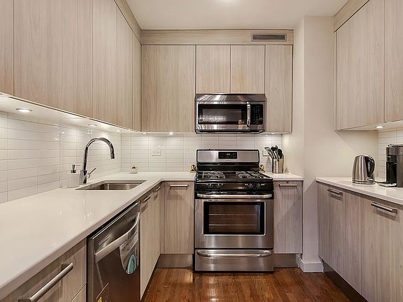 4th image of 8710 51st Ave APT 5U