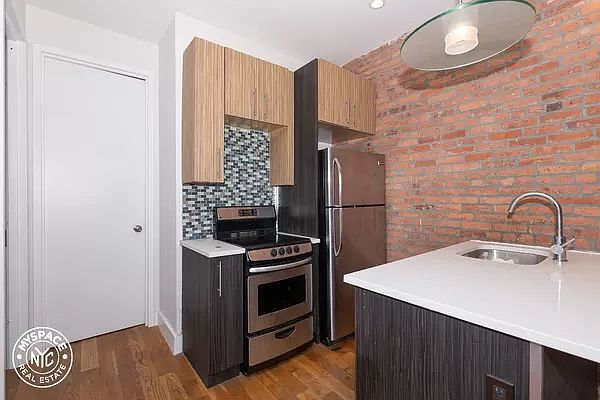 1st image of 410 Gates Ave #6N