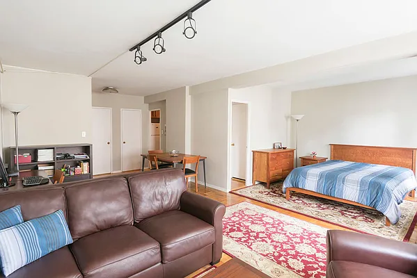 Sold by Compass | media 9