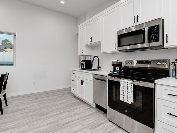 4th image of 6949 Hyde Park Dr #6947