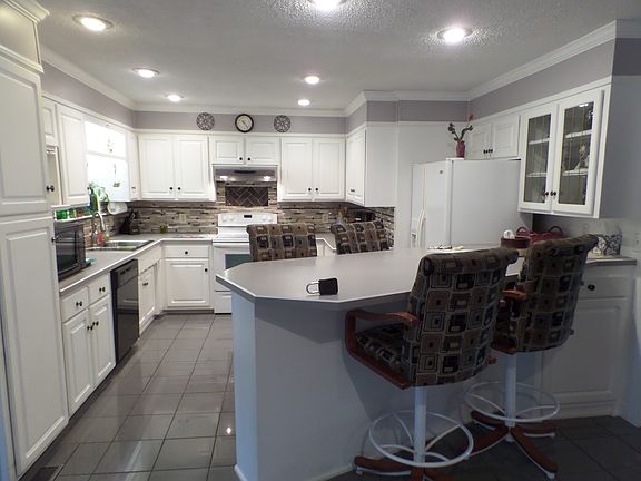 4th image of 2817 Lakeland Dr
