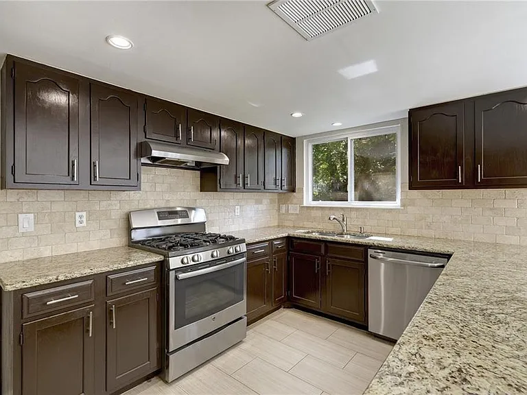 3703 Skipton Dr — Photo 7