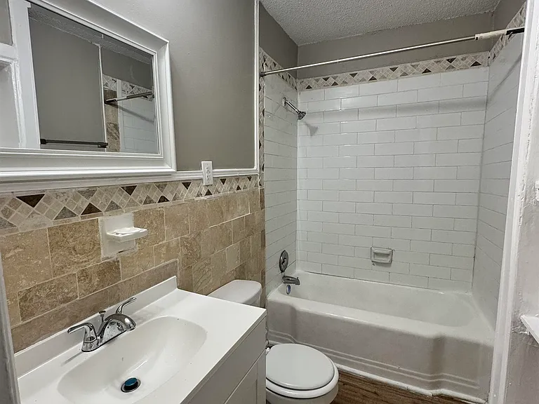 1330 W Victor Dr — Photo 15