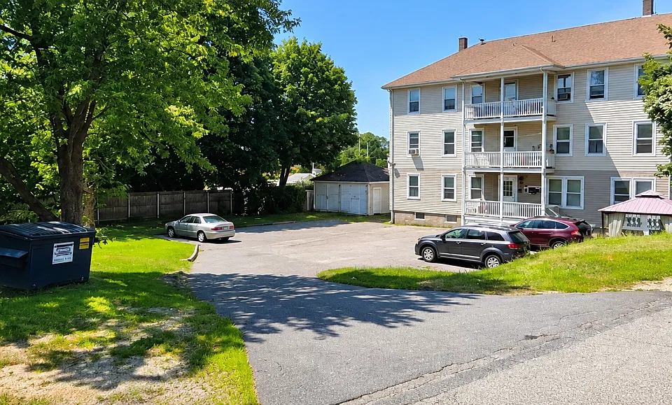 61 Emerson St