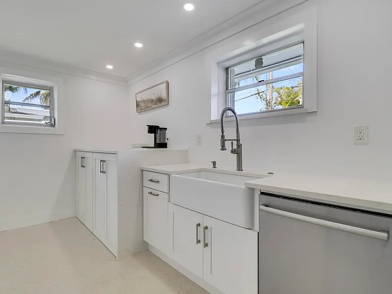 1518 Summer Ave — Photo 21