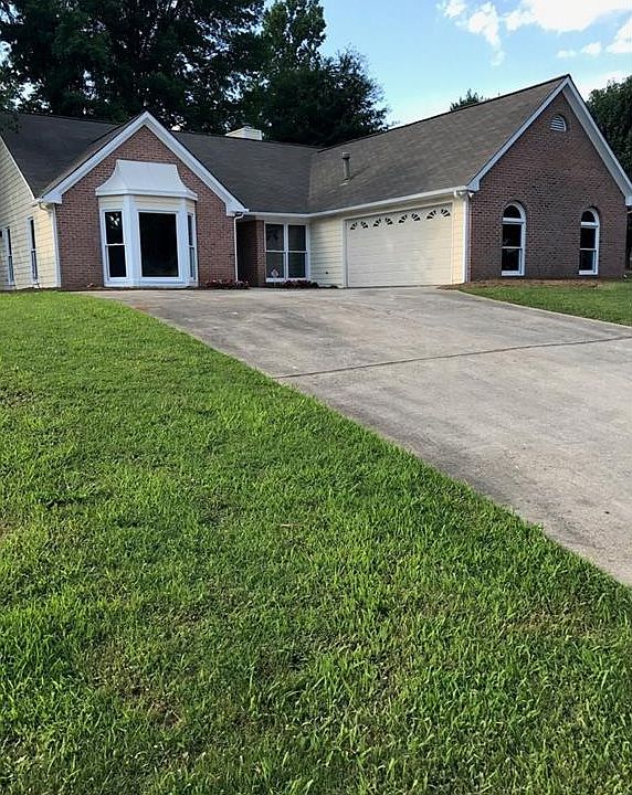 1st image of 400 Clearwater Pl