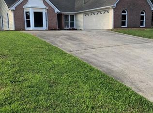 400 Clearwater Pl, Lawrenceville, GA 30044