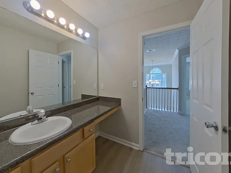 315 Avonlea Dr — Photo 20