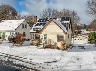 186 Empire St, Bridgewater, NS B4V 2M2