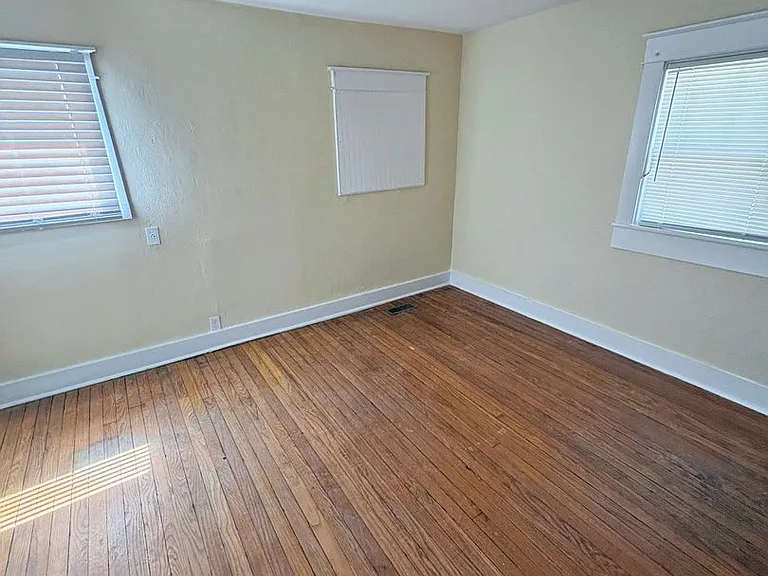 1251 S Dickerson Rd — Photo 11
