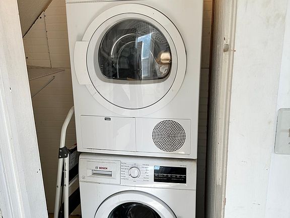 4th image of 2208 Rockwell Ave #2
