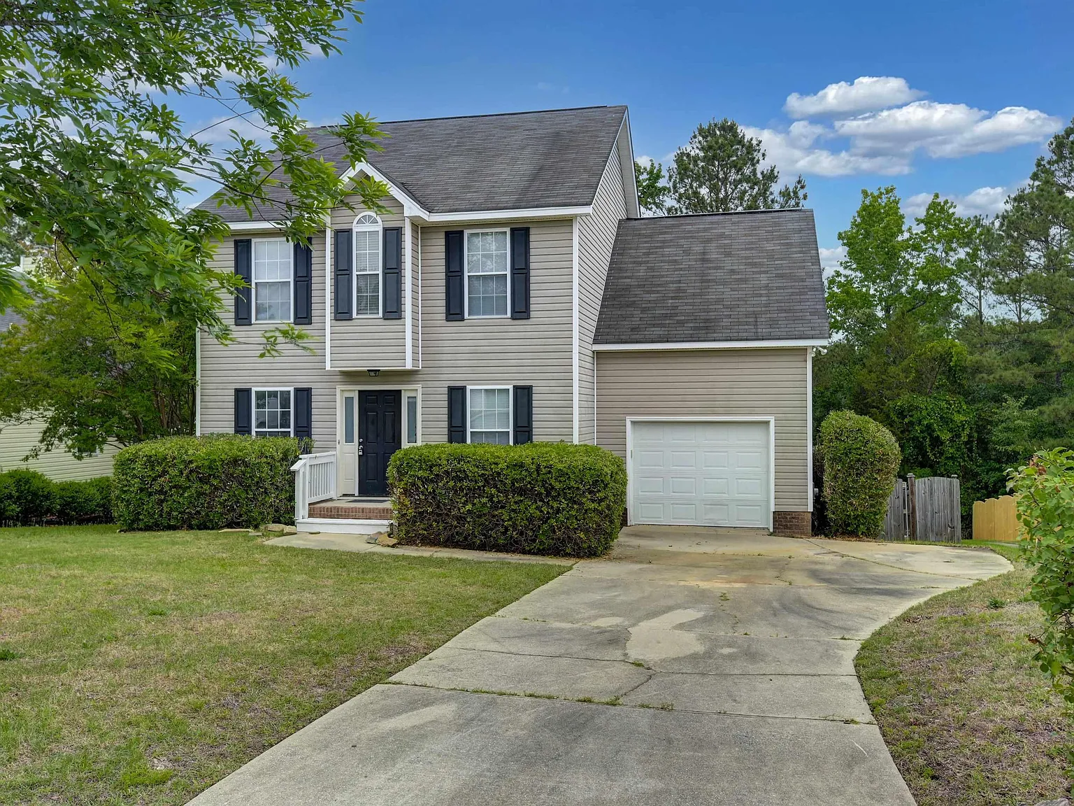 4 bed, 1800 sqft, $1,725 — Photo 1