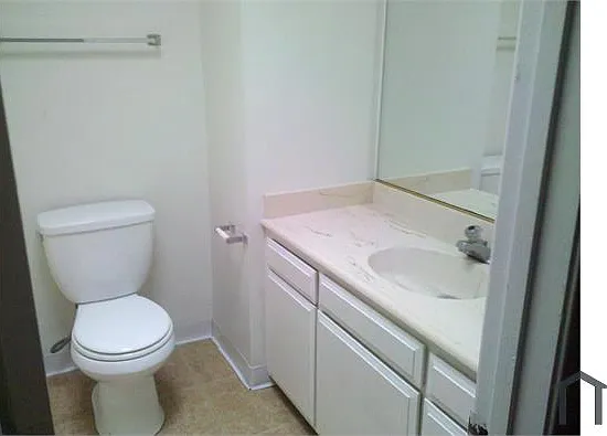 1329 W Latham Ave — Photo 6