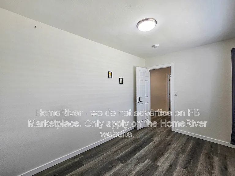 1339 E Glenrosa Ave — Photo 5