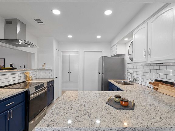 2nd image of 2009 Sandberg Dr #A