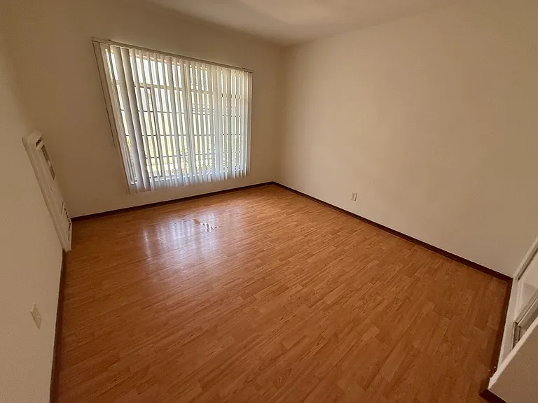 1811 N Garfield Pl #4D — Photo 5