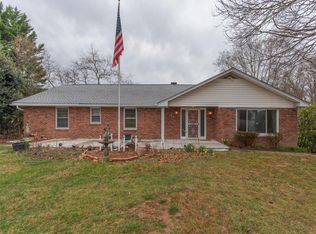 190 Mount Carmel Rd, Asheville, NC 28806