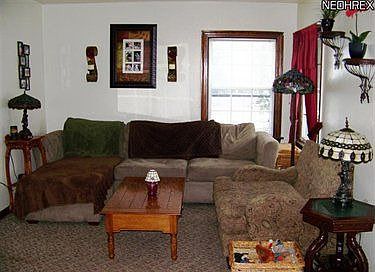 3rd image of 404 E Friendship St