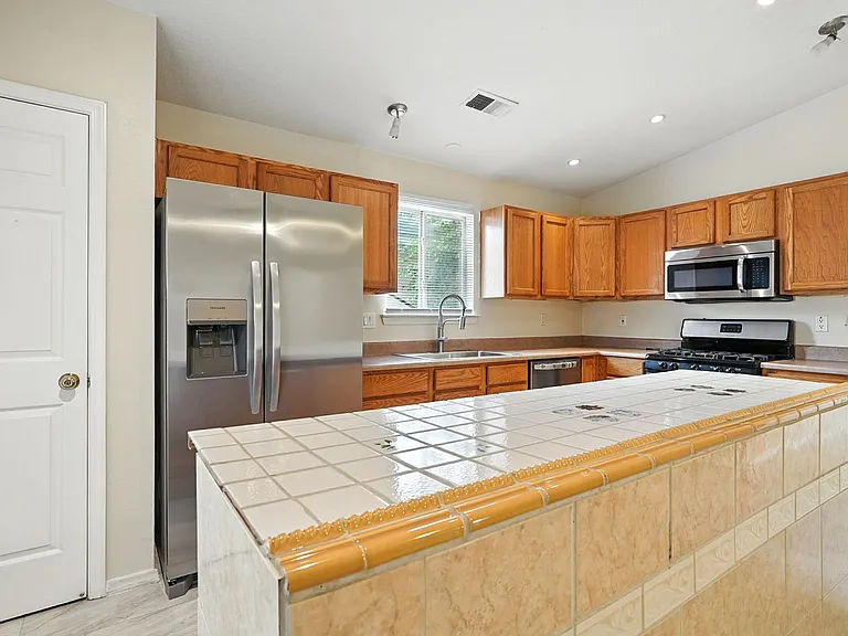 6505 Evesham Rd NW — Photo 11