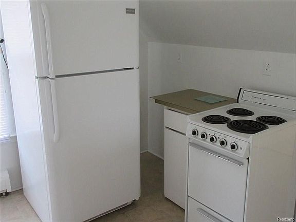 5th image of 537 N Mill St