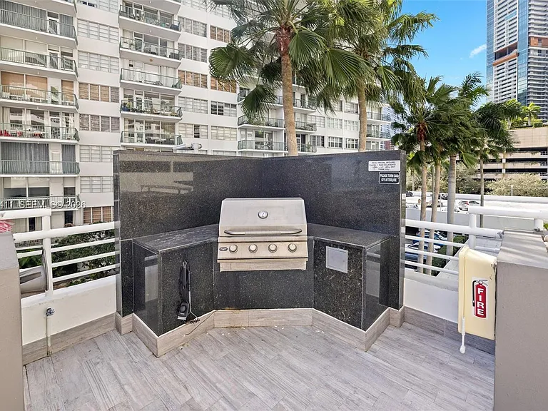 1402 Brickell Bay Dr #603 — Photo 13