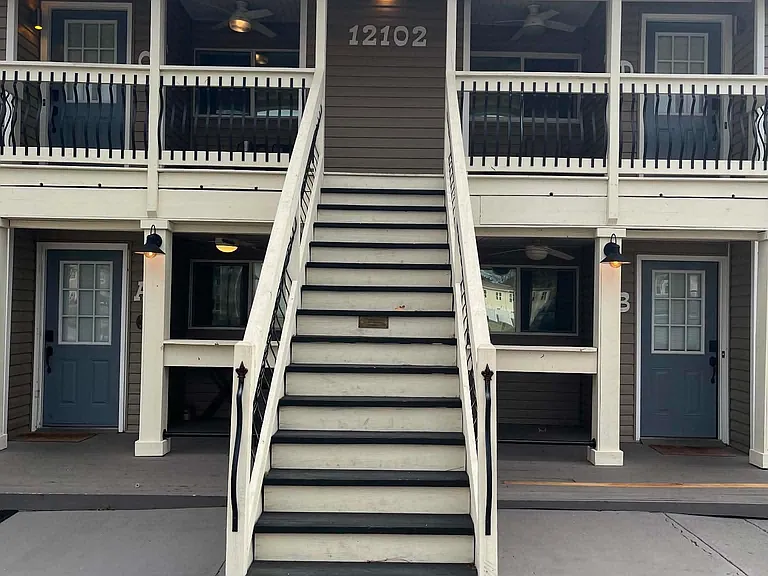 12100 Carriage Ct SE #D — Photo 6