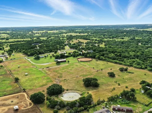 736 Lands Way Rd, Weatherford, TX 76087