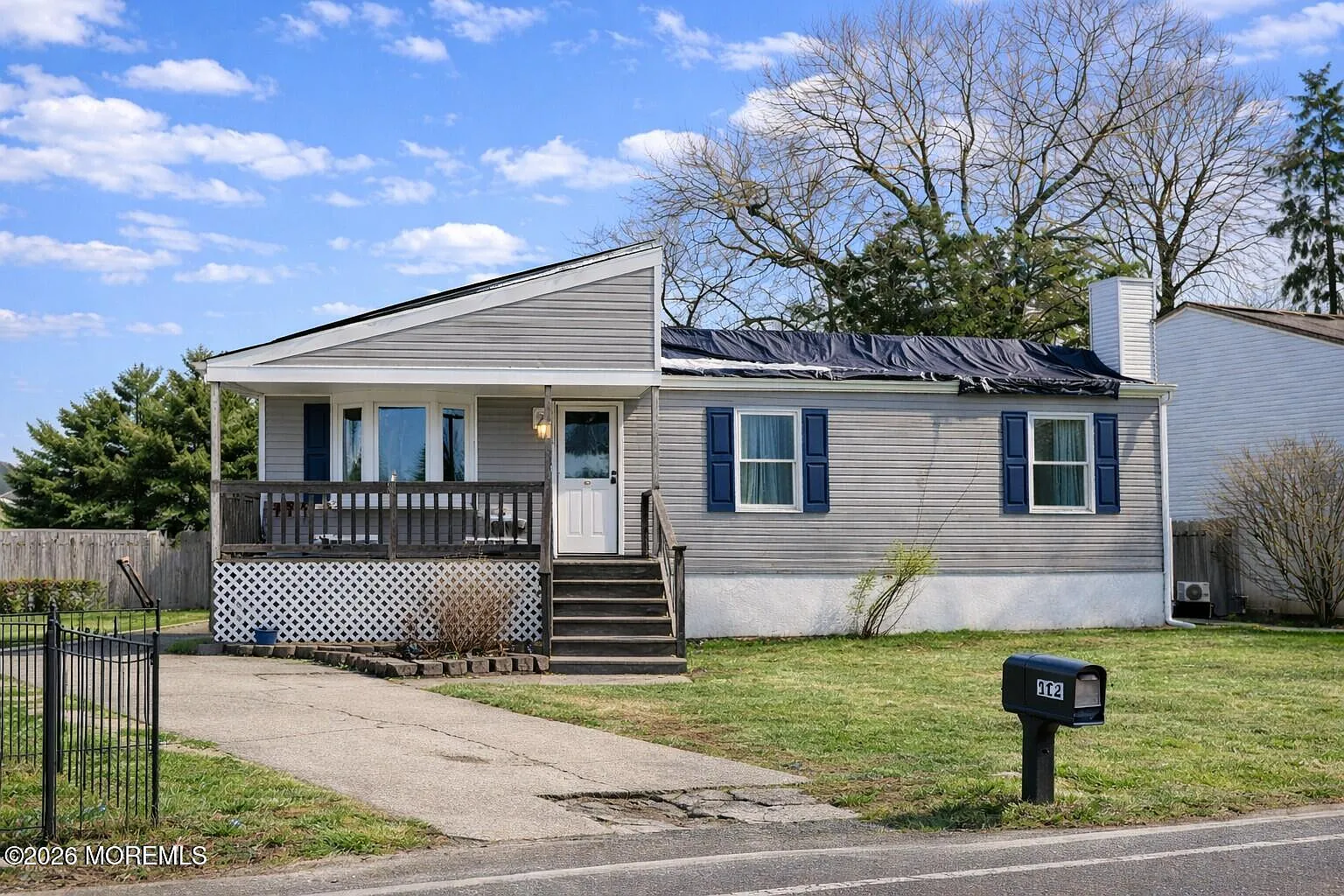 964 Center Street photo 1
