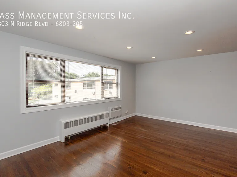 6801-09 N Ridge Blvd — Photo 8