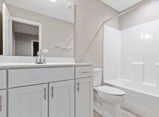 17 Aubrey Pl, Saint Charles, MO 63303