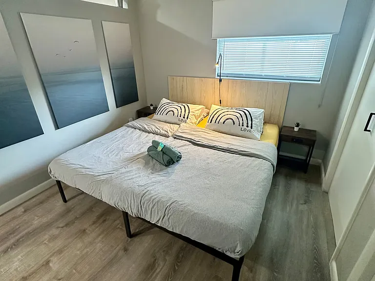 147 42nd Ave NE #2 — Photo 12
