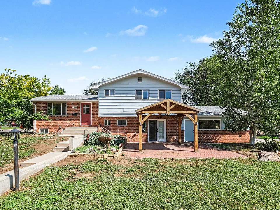 1200 Tulip St