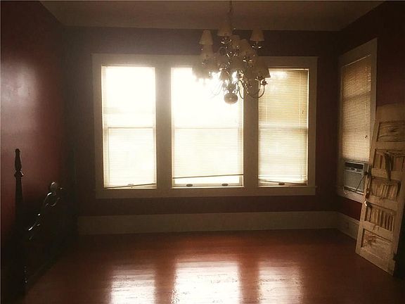3rd image of 100 N Holly St