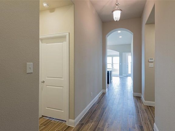 4th image of 2901 Dustywood Dr