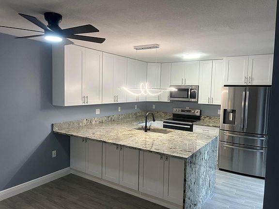 5th image of 406 BUTTONWOOD Lane