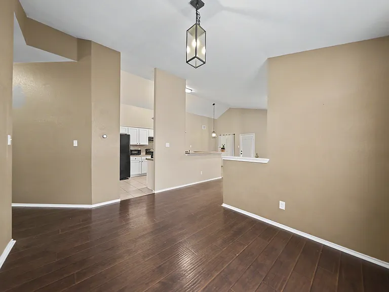 4502 Golden Gate Dr — Photo 10
