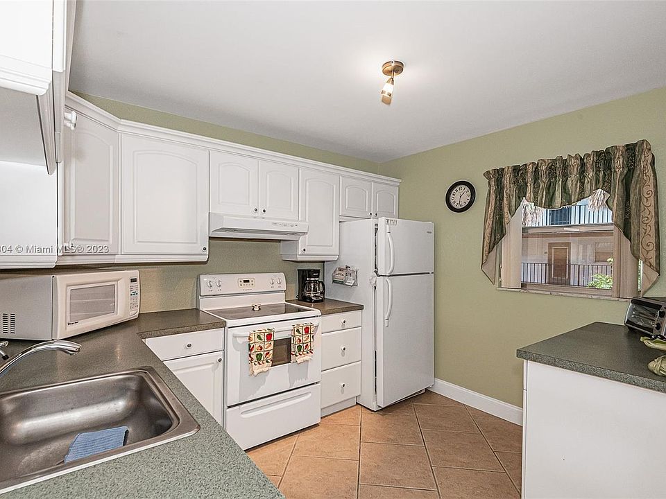 1st image of 2800 Somerset Dr APT 212J