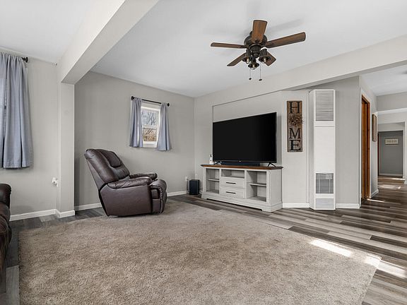 3rd image of 625 Barlow St