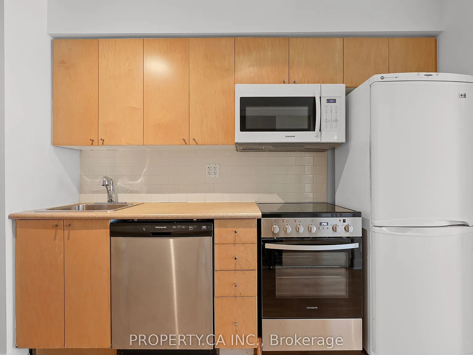 Studio, $1,800 — Photo 4