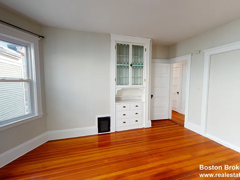 30 Roseclair St #3 — Photo 8